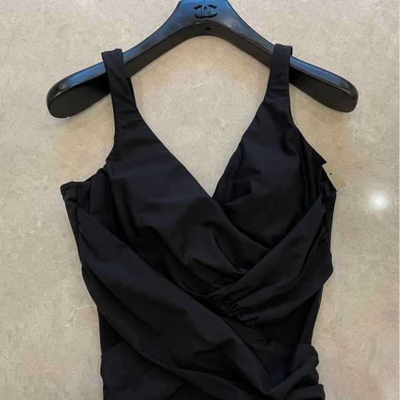 NEW MIRACLESUIT Crossover With Mesh One Piece Swimsuit in Black Size 10 - Picture 11 of 11
